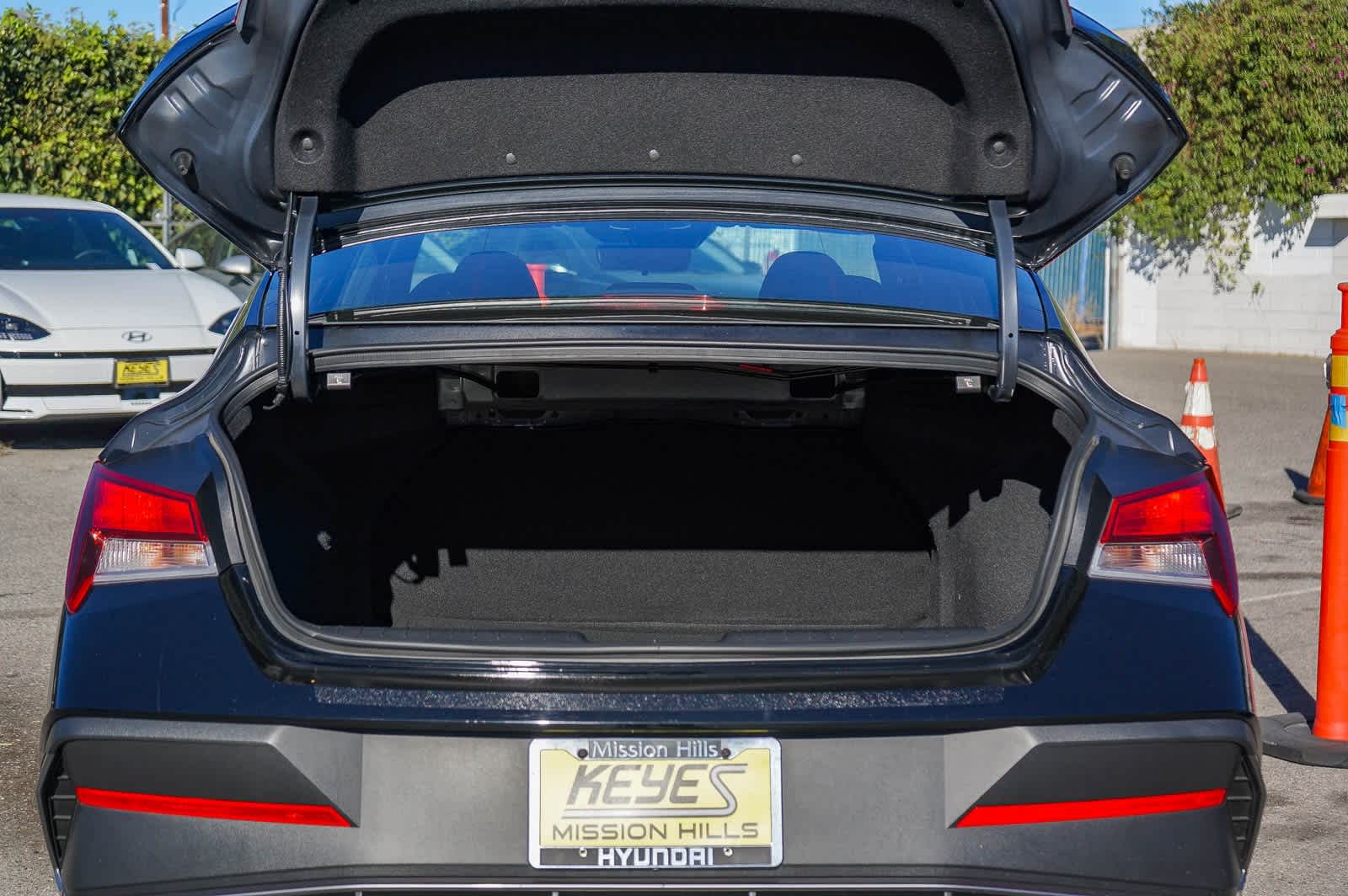 Thumbnail: 2025 Hyundai Elantra - 24