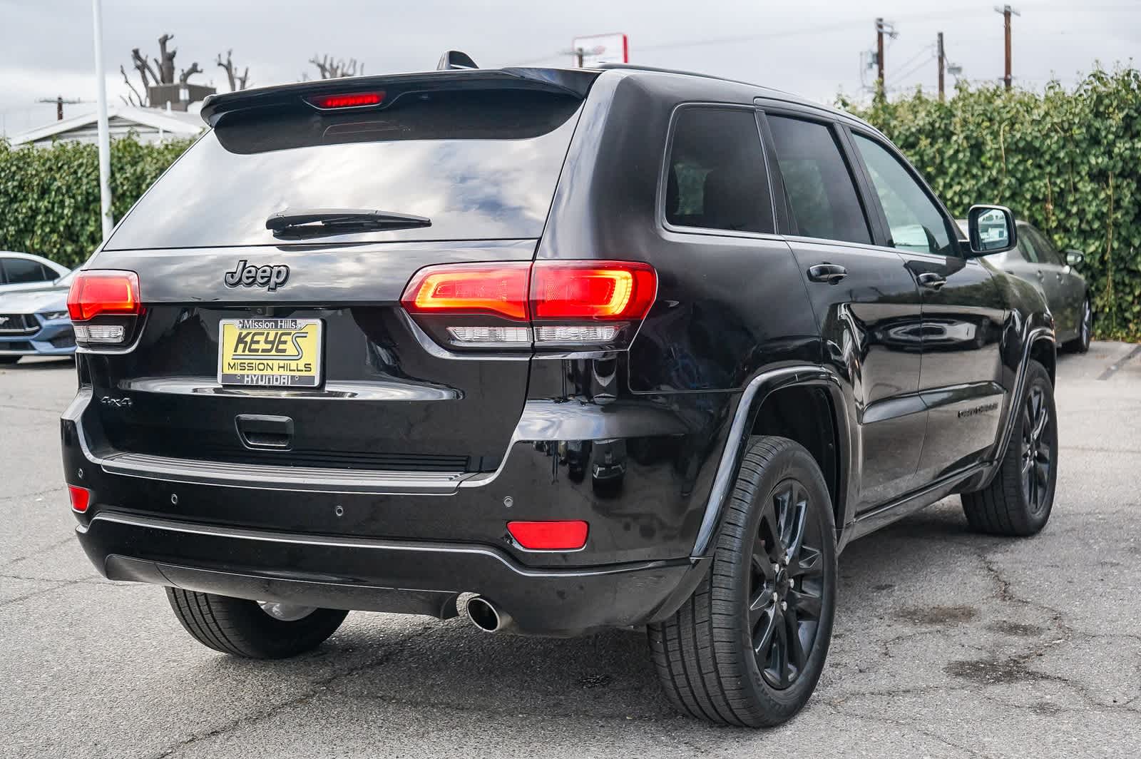 Thumbnail: 2020 Jeep Grand Cherokee - 8