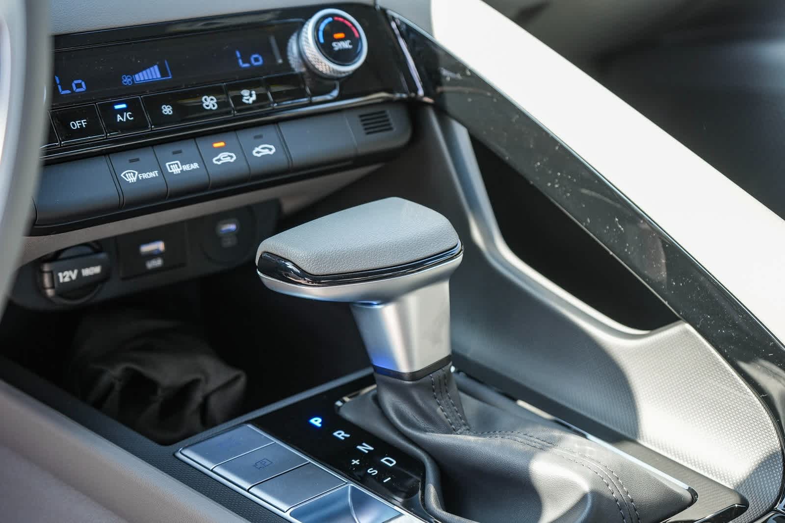 Thumbnail: 2025 Hyundai Elantra - 24