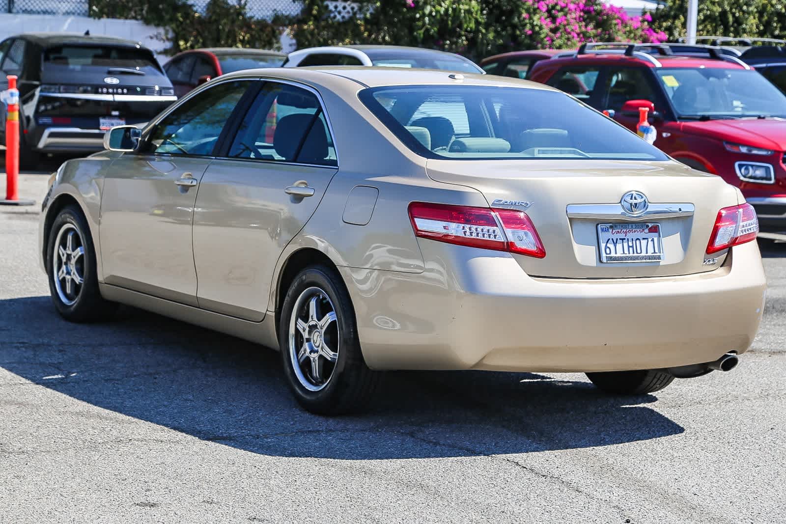 Thumbnail: 2011 Toyota Camry - 8