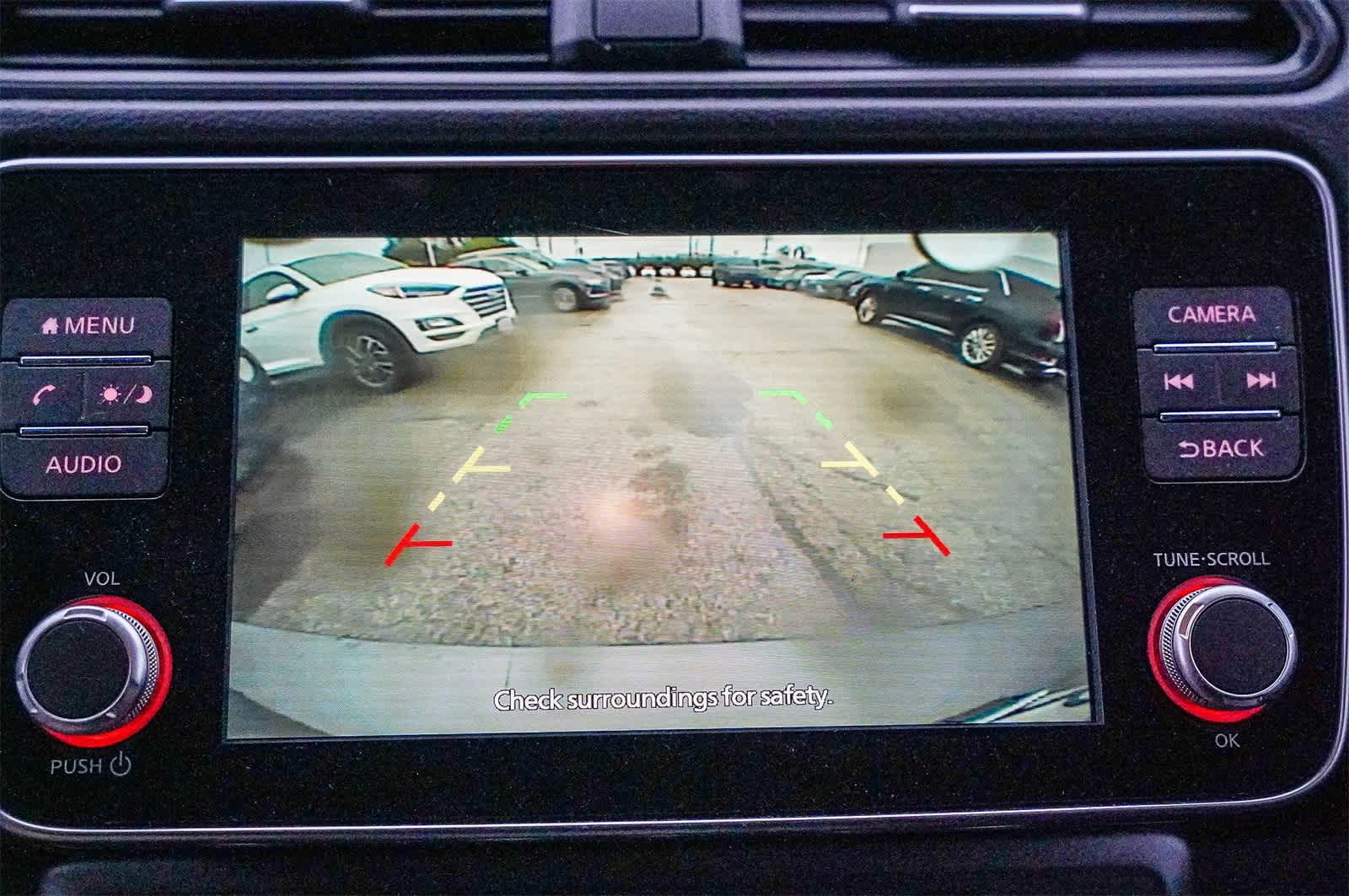 Thumbnail: 2022 Nissan Leaf - 22