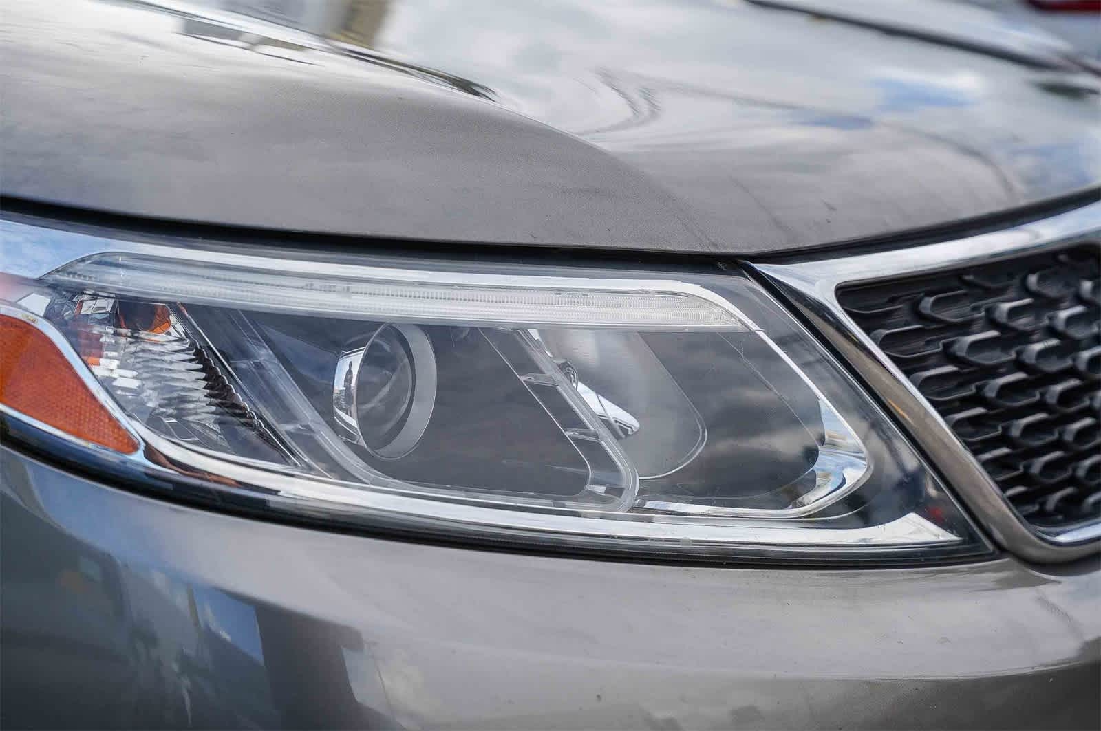 Thumbnail: 2015 Kia Sorento - 4