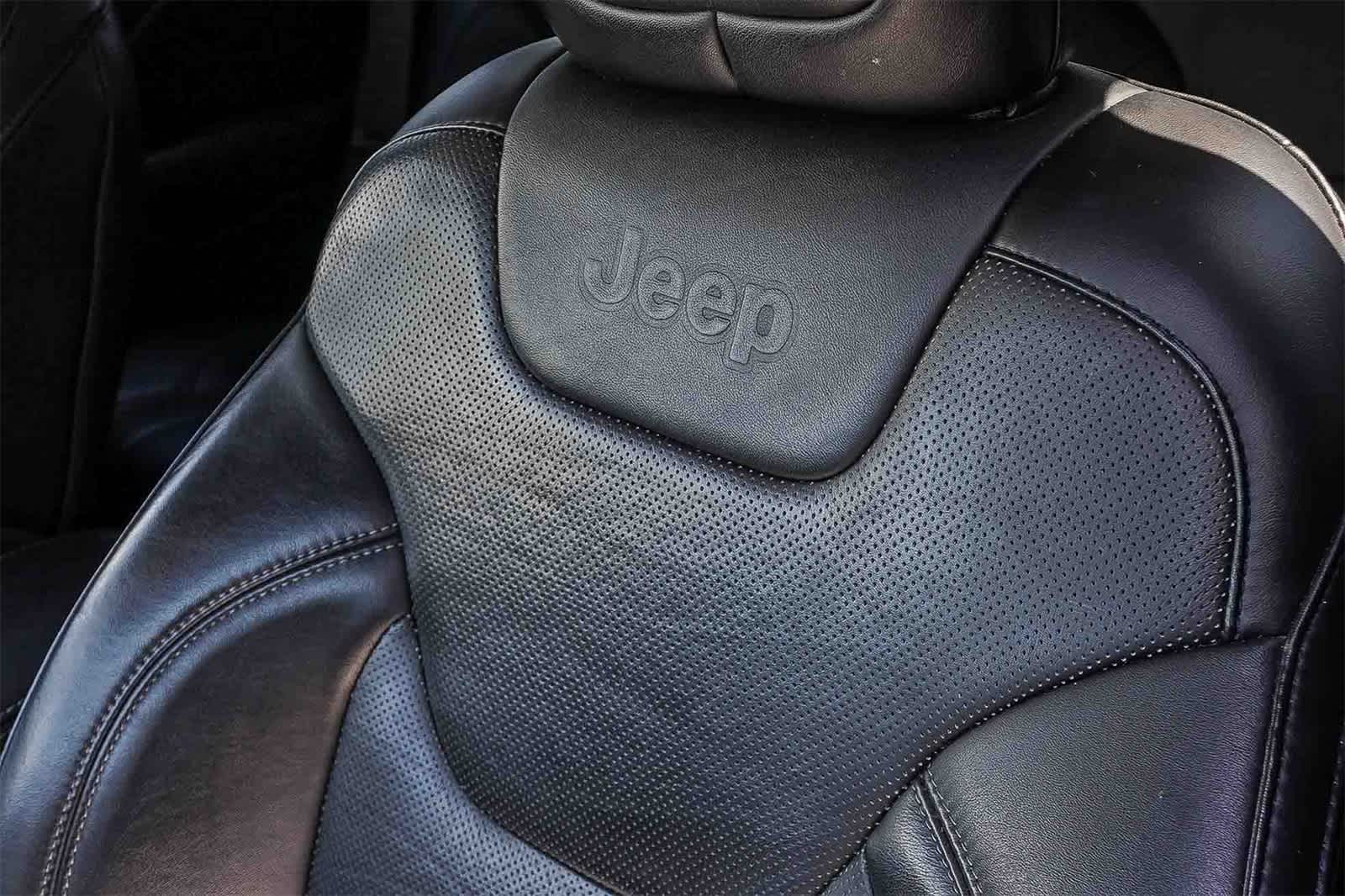Thumbnail: 2019 Jeep Cherokee - 7