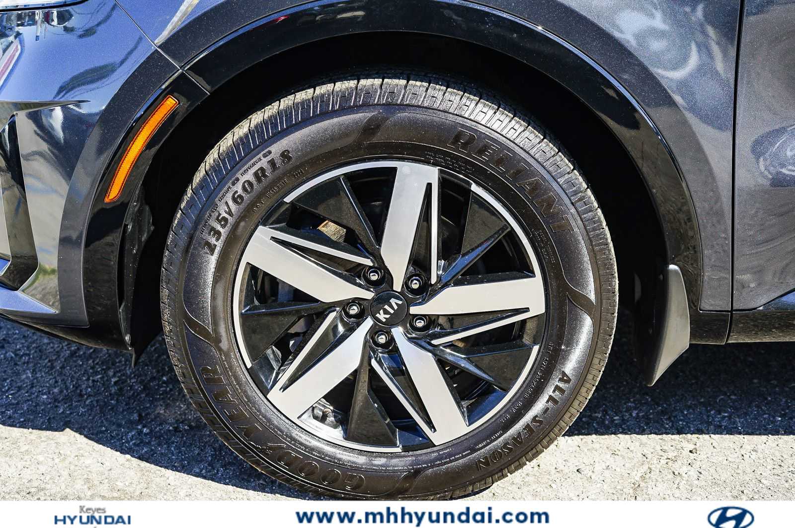 Thumbnail: 2021 Kia Sorento - 9