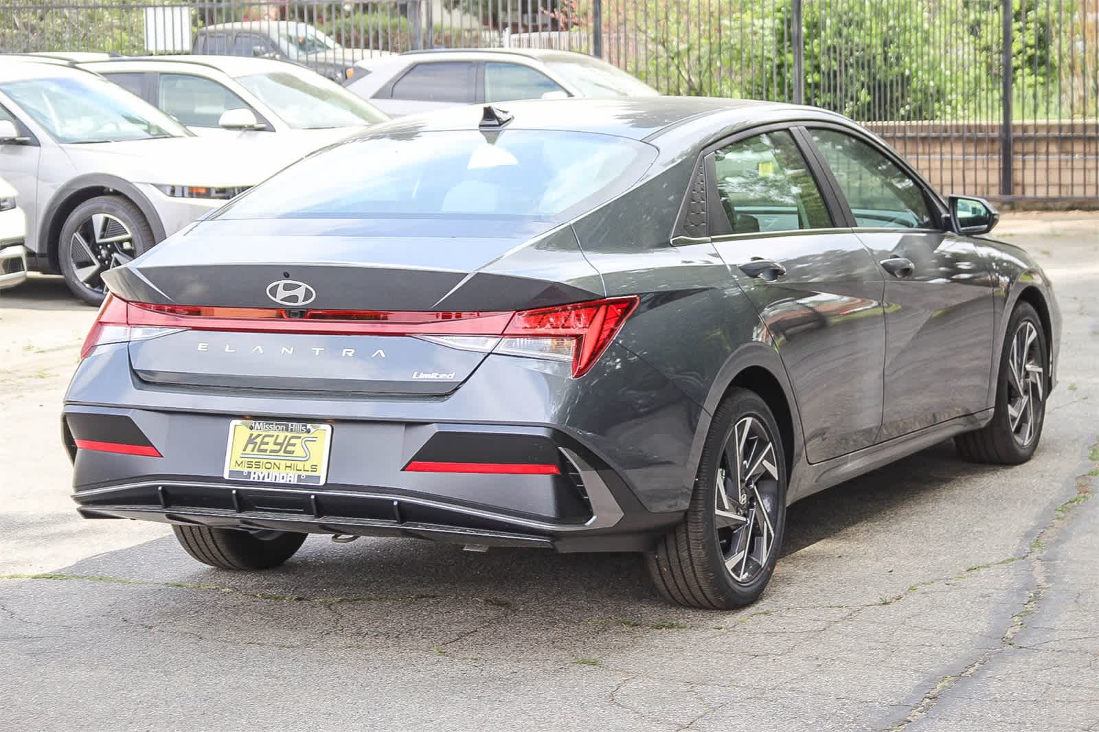 Thumbnail: 2025 Hyundai Elantra - 4