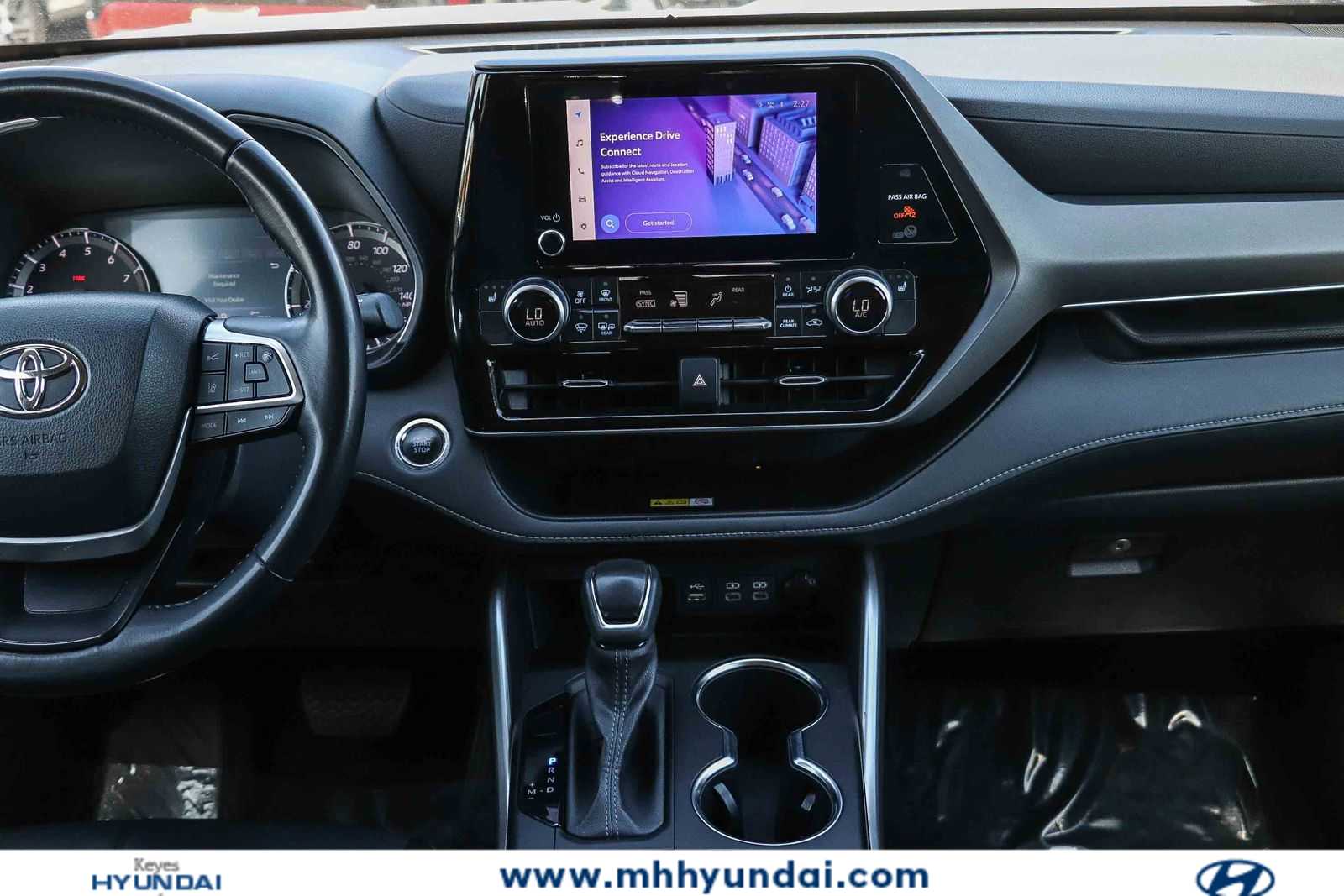 Thumbnail: 2023 Toyota Highlander - 13