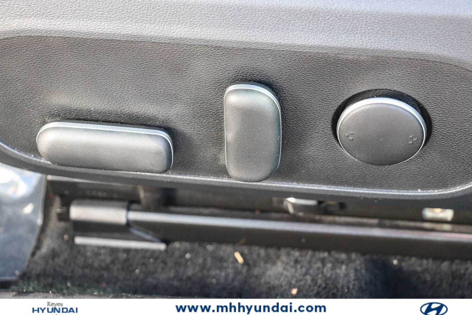Thumbnail: 2023 Hyundai Ioniq 6 - 19
