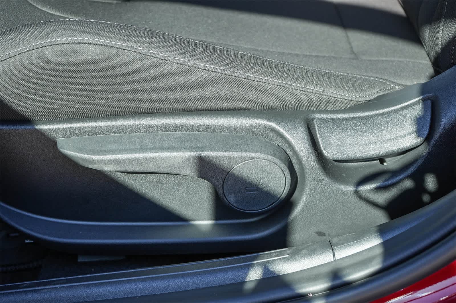 Thumbnail: 2025 Hyundai Elantra - 24
