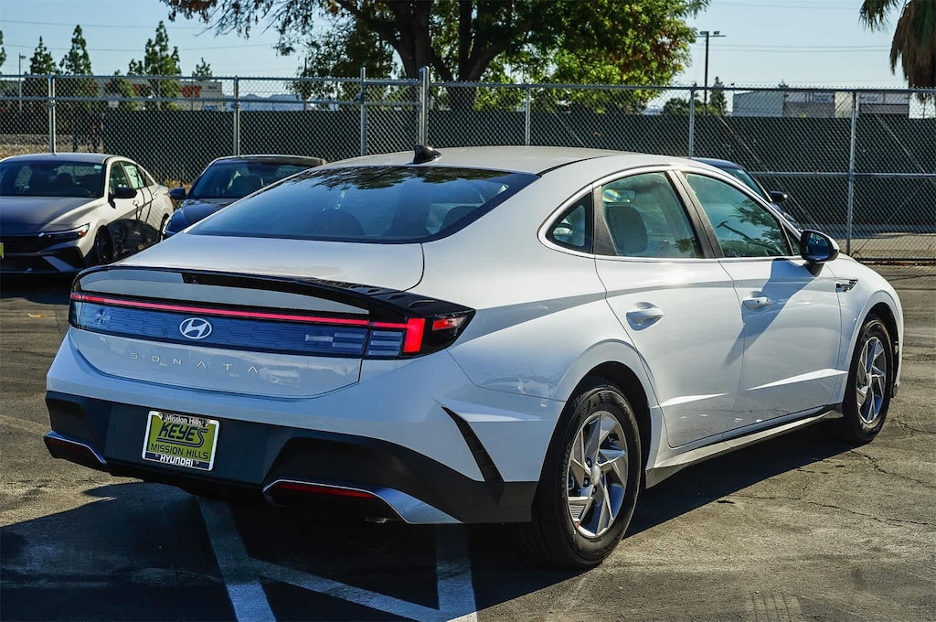 New 2026 Hyundai Sonata SE Sedan