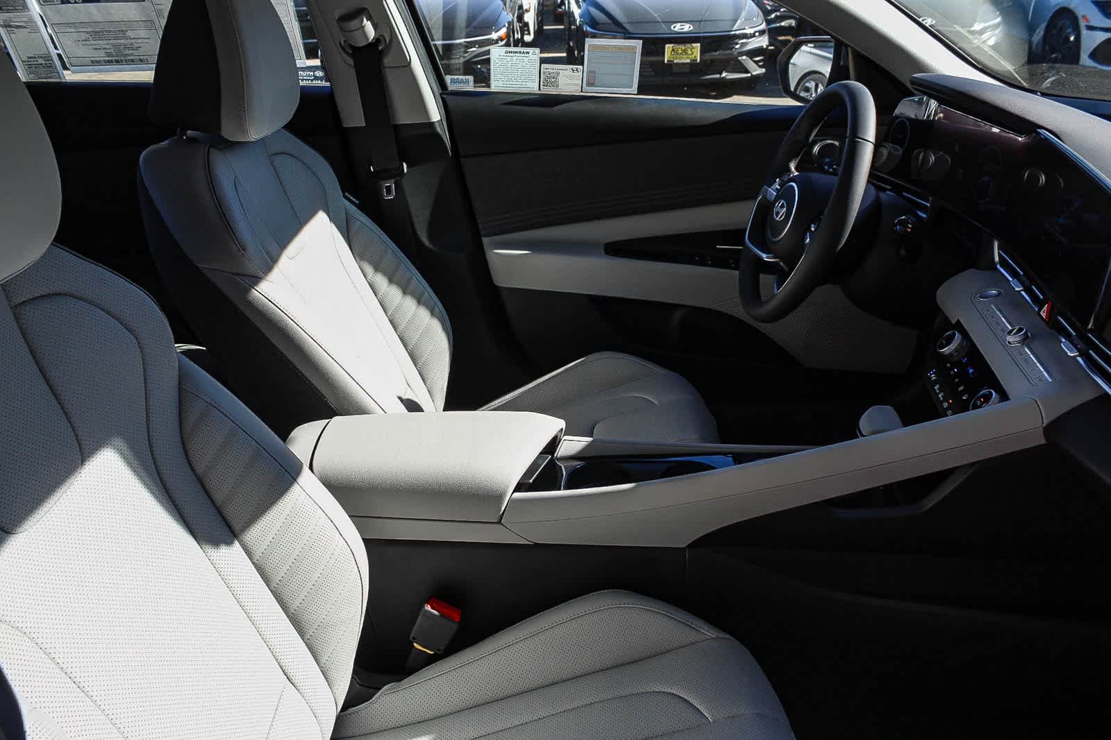 Thumbnail: 2025 Hyundai Elantra - 19