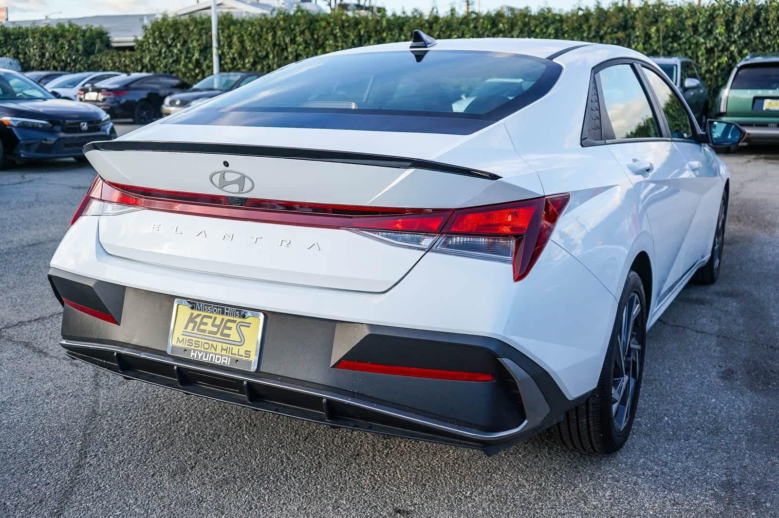 Thumbnail: 2025 Hyundai Elantra - 8