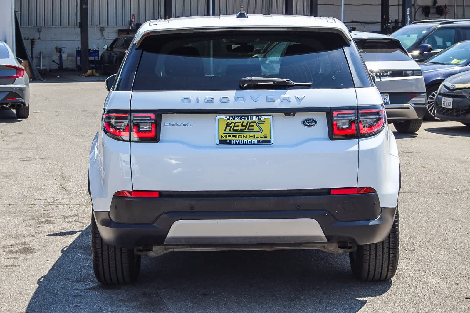 Thumbnail: 2022 Land Rover Discovery Sport - 5