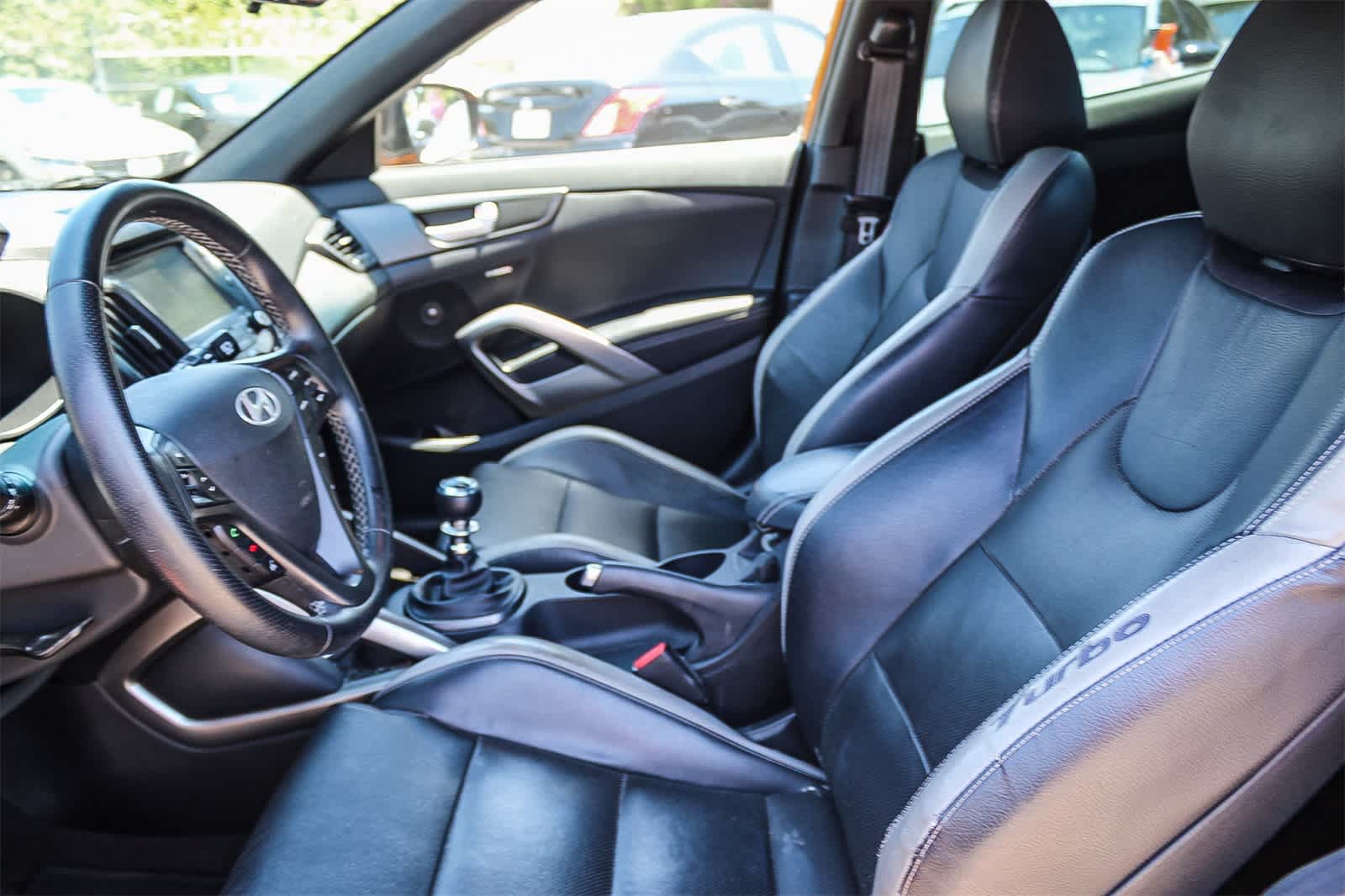 Thumbnail: 2016 Hyundai Veloster - 13
