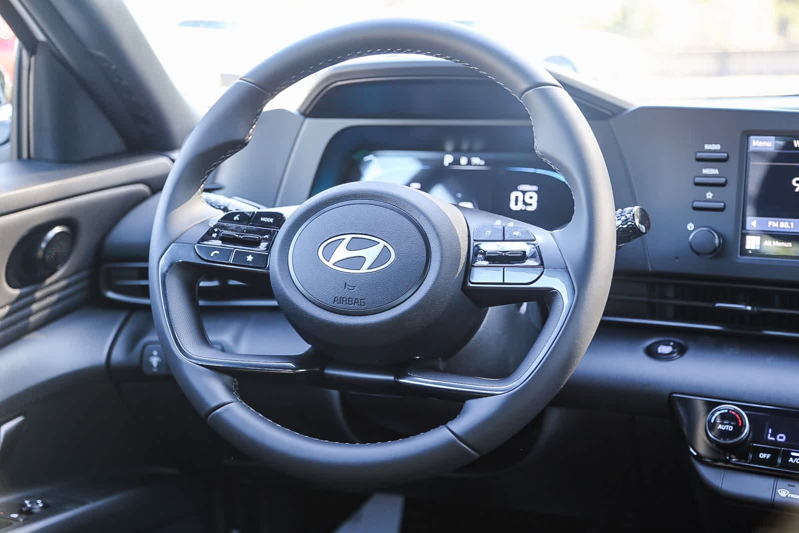 Thumbnail: 2025 Hyundai Elantra - 17