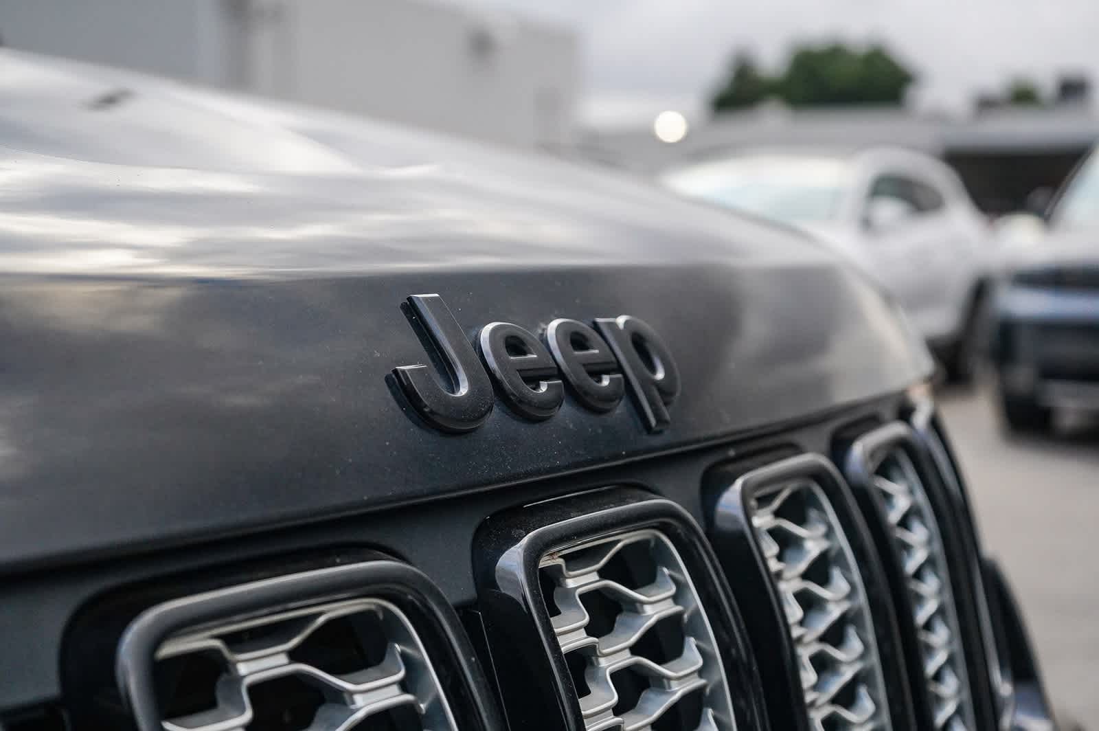 Thumbnail: 2020 Jeep Grand Cherokee - 11