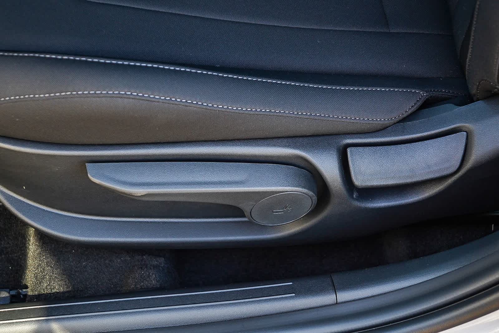 Thumbnail: 2025 Hyundai Elantra - 24