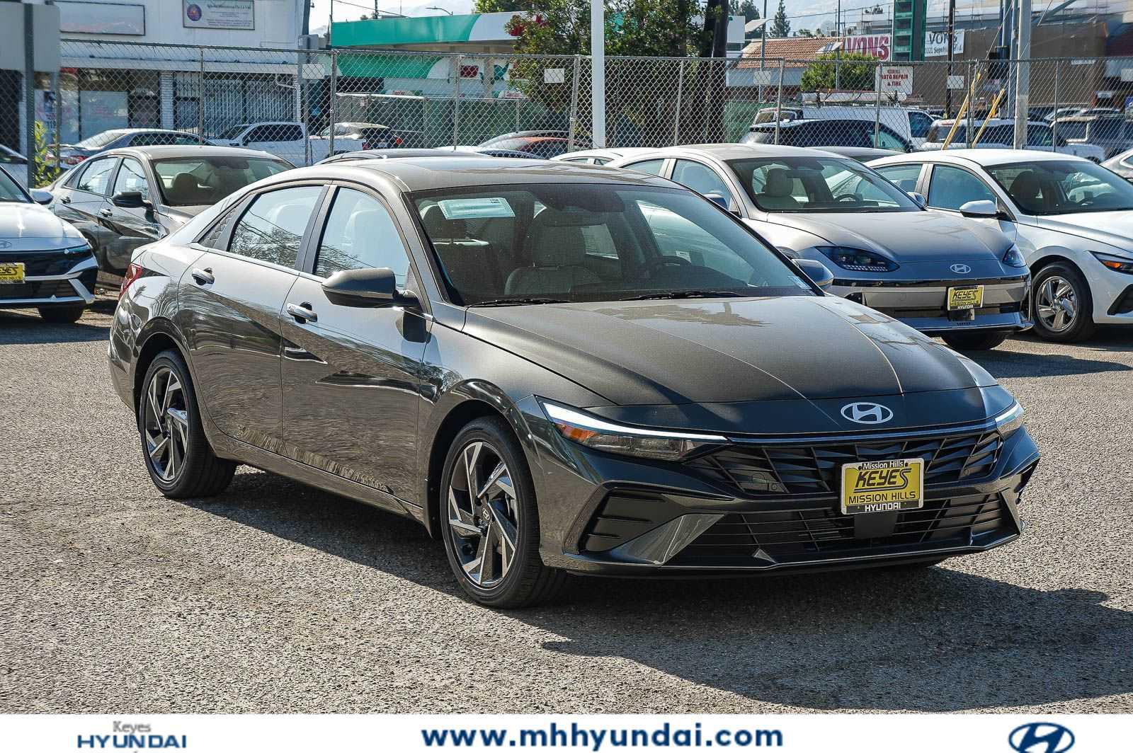 Thumbnail: 2026 Hyundai Elantra - 3