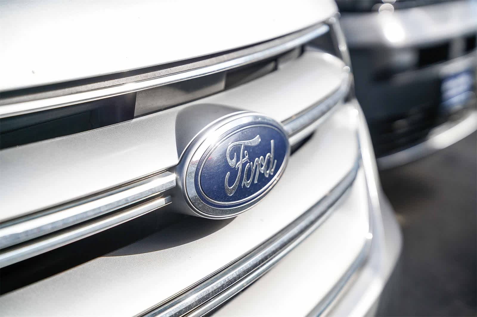 Thumbnail: 2018 Ford Edge - 4