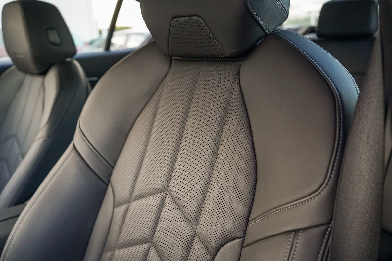 Thumbnail: 2024 BMW 5 Series - 26