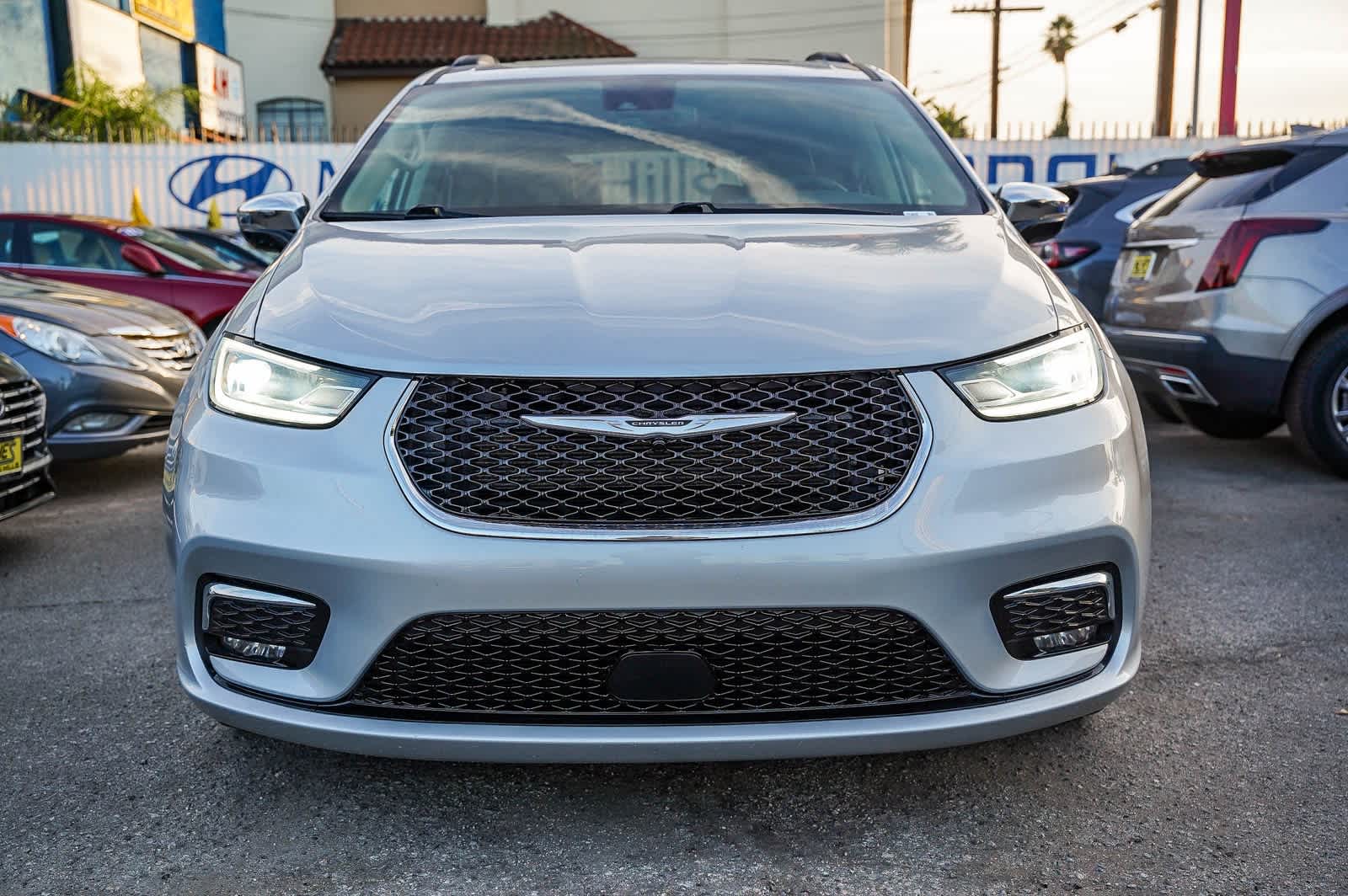 Thumbnail: 2023 Chrysler Pacifica - 2