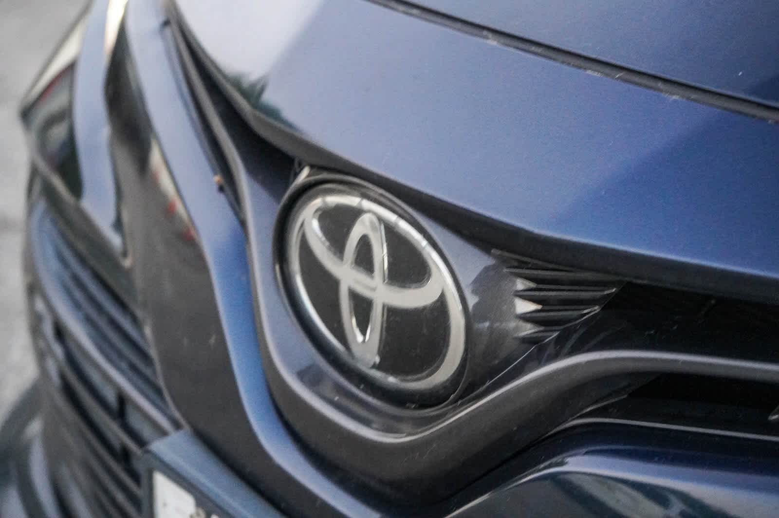 Thumbnail: 2018 Toyota Camry - 11