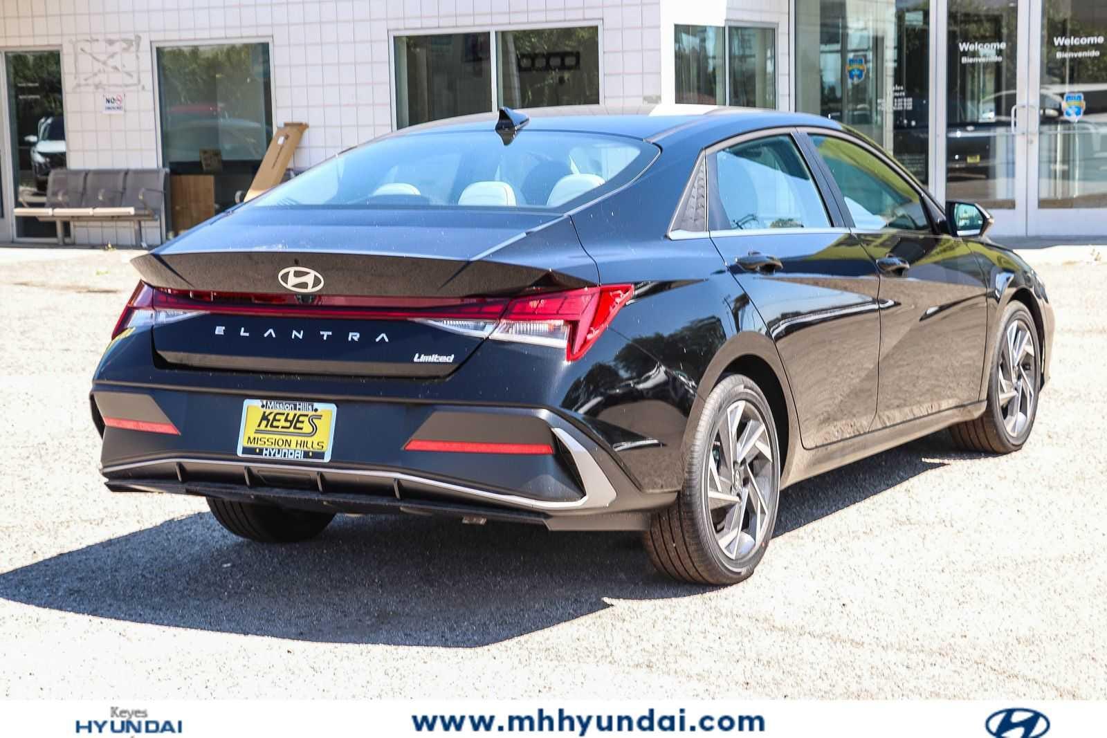Thumbnail: 2026 Hyundai Elantra - 4
