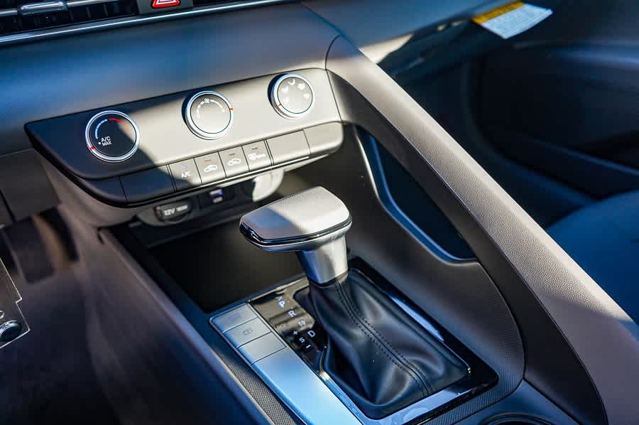 Thumbnail: 2025 Hyundai Elantra - 27