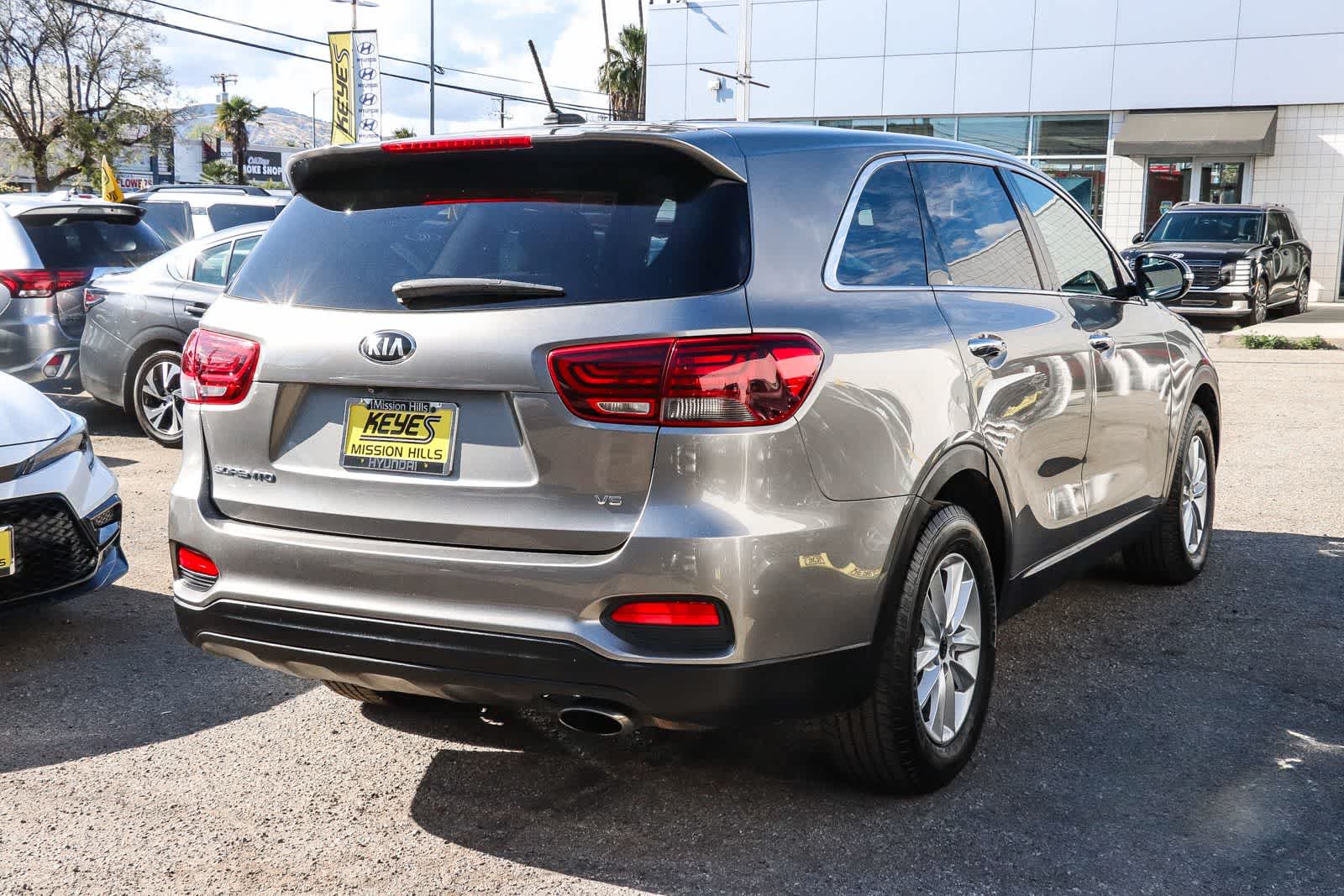 Thumbnail: 2019 Kia Sorento - 4
