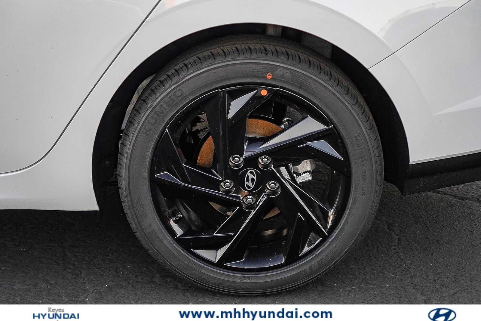 Thumbnail: 2026 Hyundai Elantra - 11