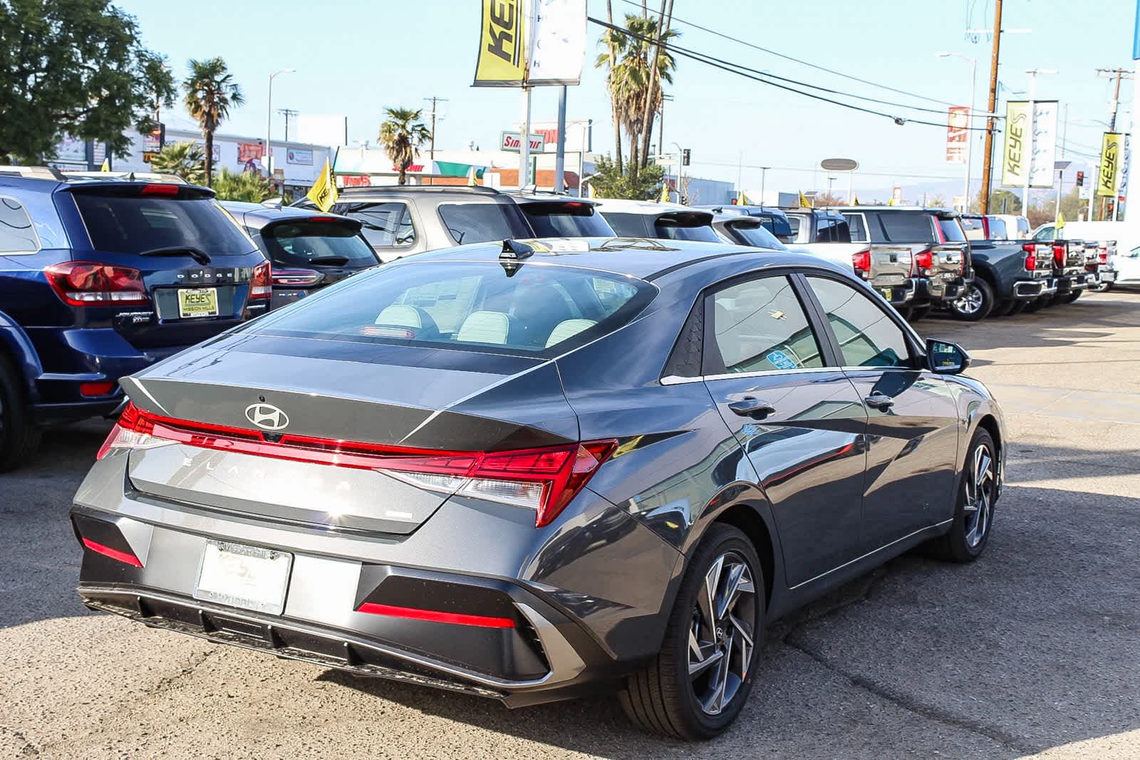 Thumbnail: 2025 Hyundai Elantra - 4