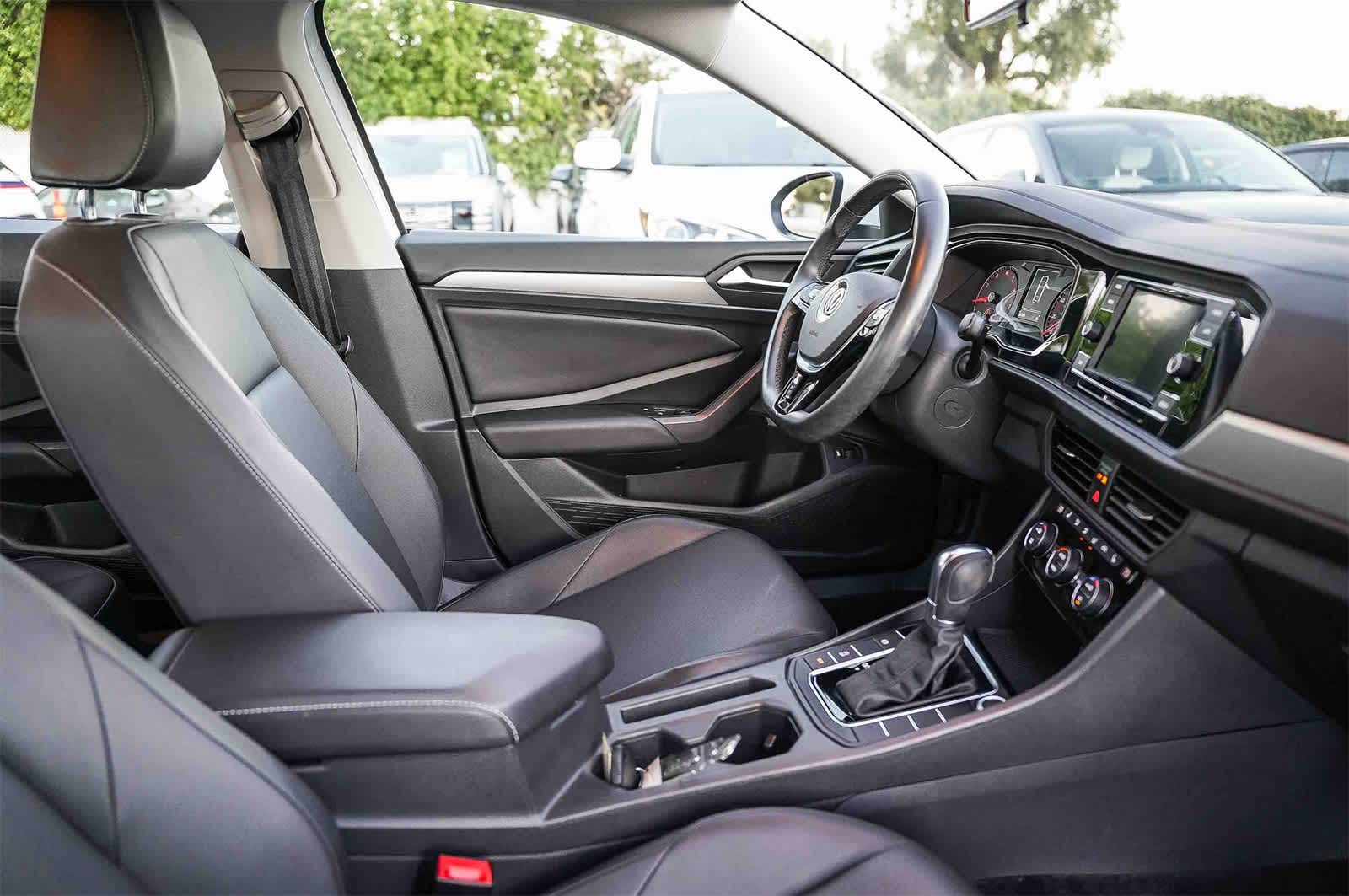 Thumbnail: 2019 Volkswagen Jetta - 15