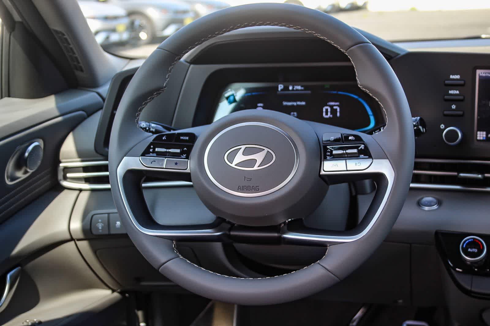 Thumbnail: 2025 Hyundai Elantra - 17