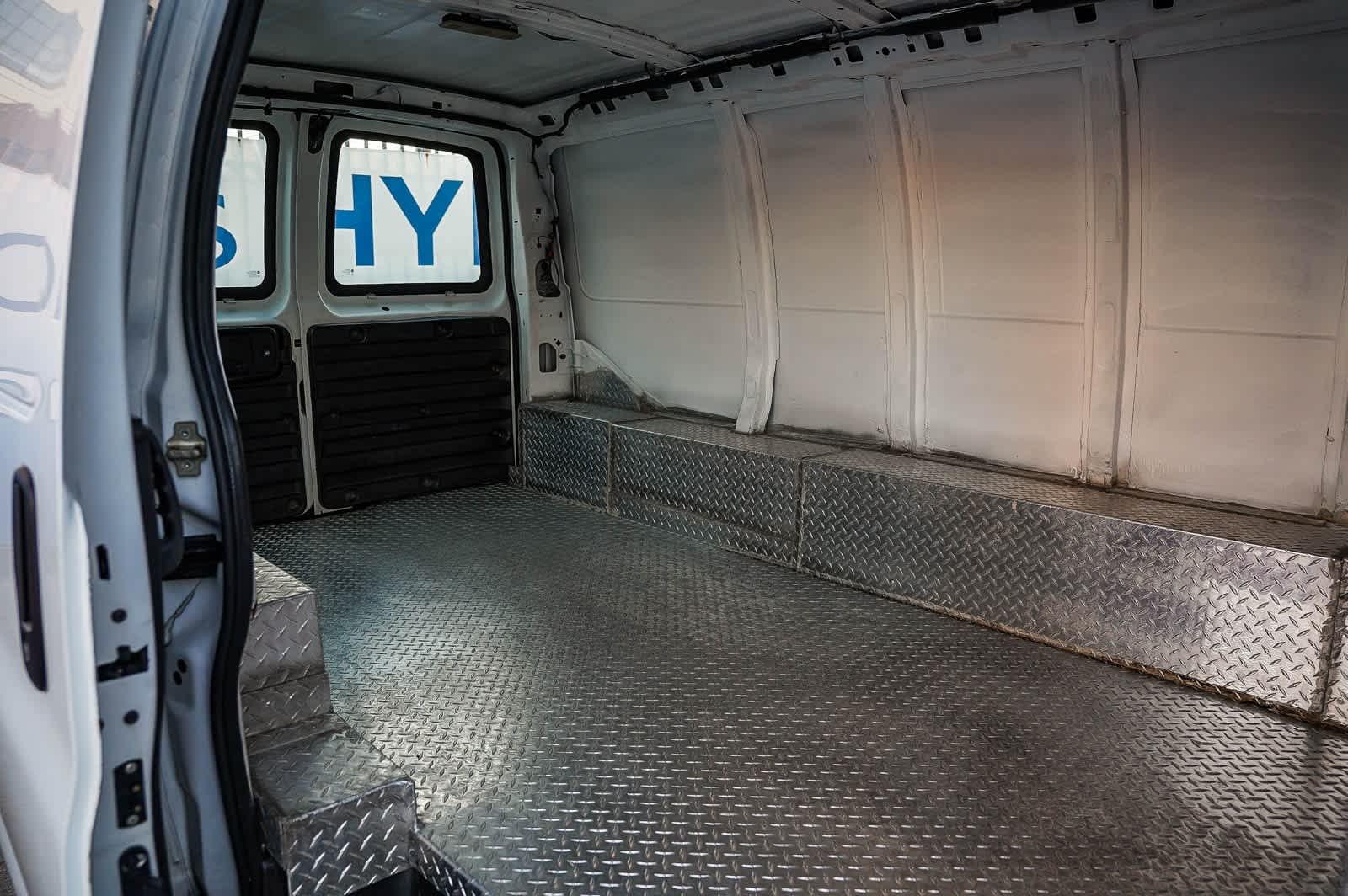 Thumbnail: 2022 GMC Savana - 16