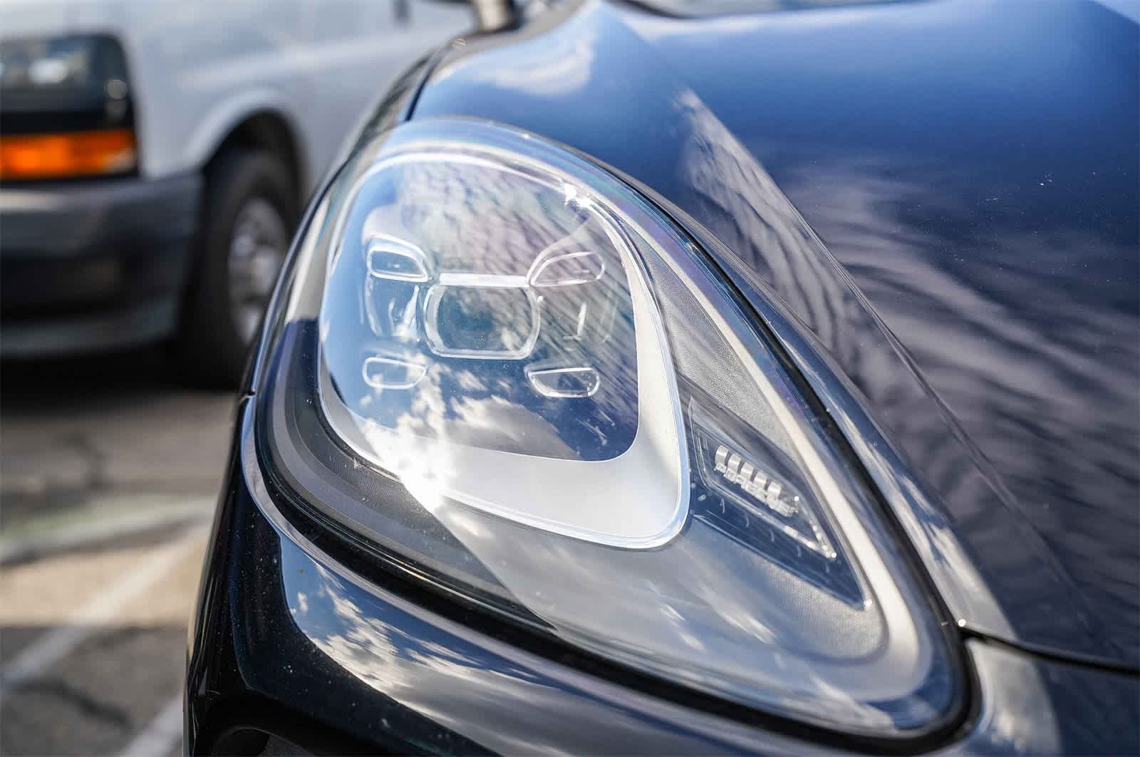 Thumbnail: 2019 Porsche Cayenne - 4