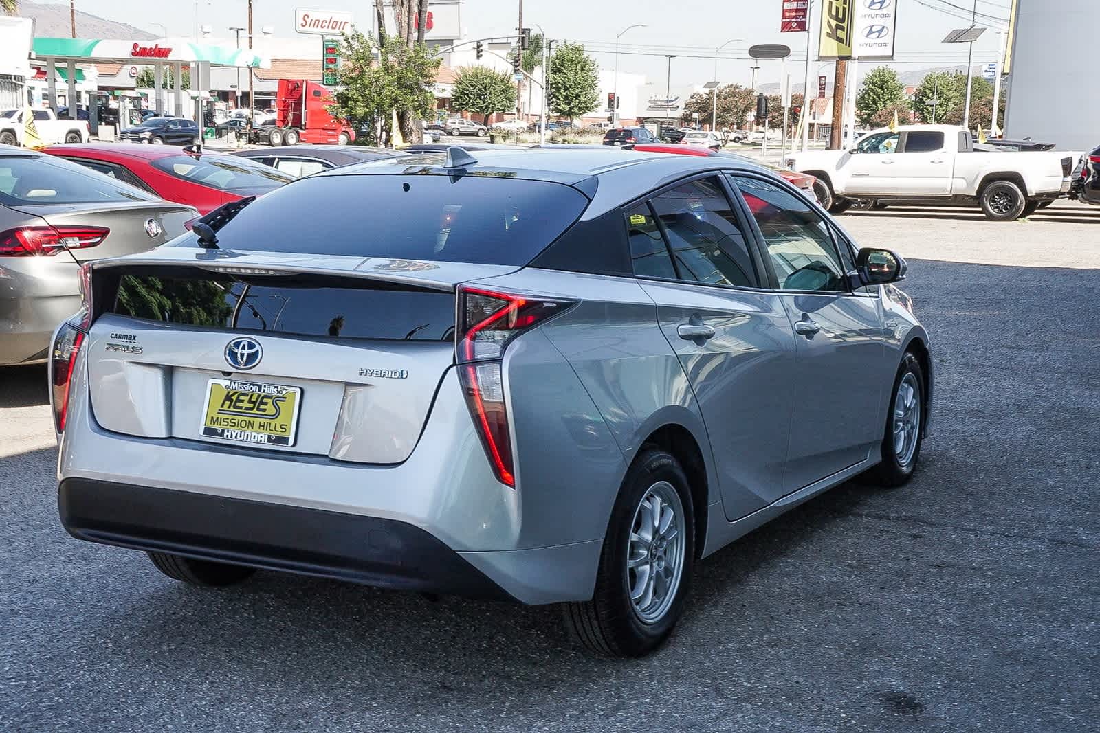 Thumbnail: 2016 Toyota Prius - 4