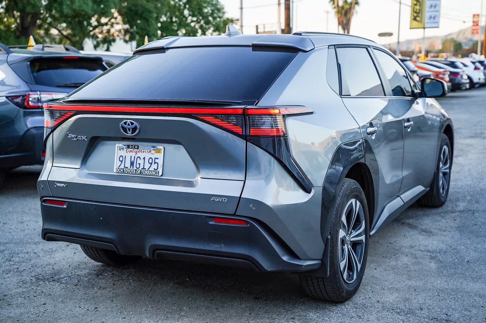 Thumbnail: 2024 Toyota bZ4X - 10