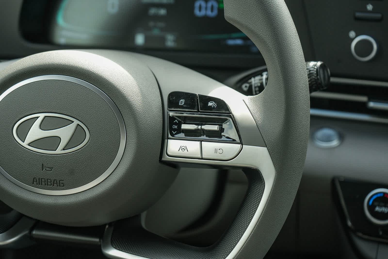 Thumbnail: 2025 Hyundai Elantra - 19