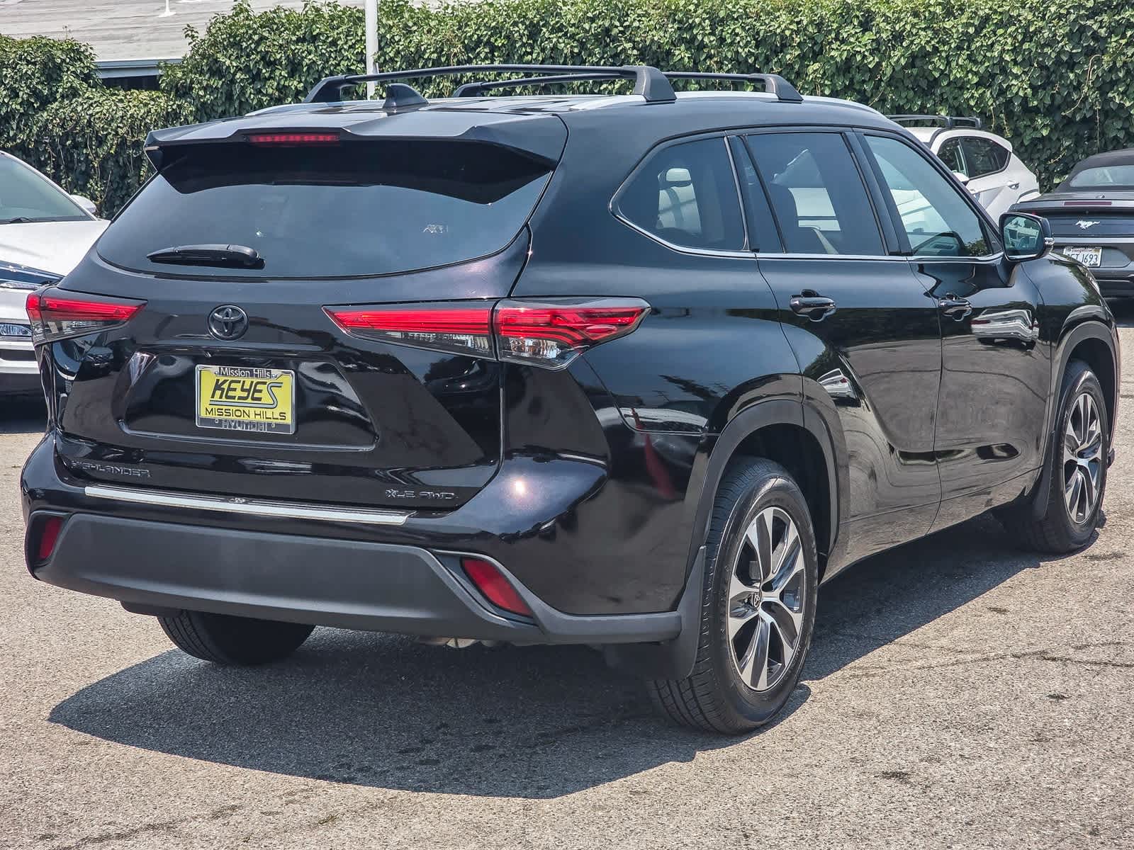 Thumbnail: 2022 Toyota Highlander - 4