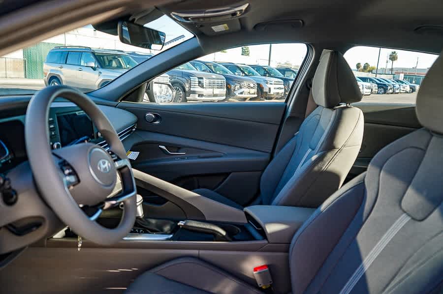 Thumbnail: 2025 Hyundai Elantra - 22