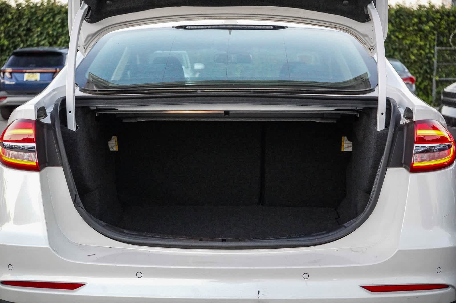 Thumbnail: 2020 Ford Fusion - 25