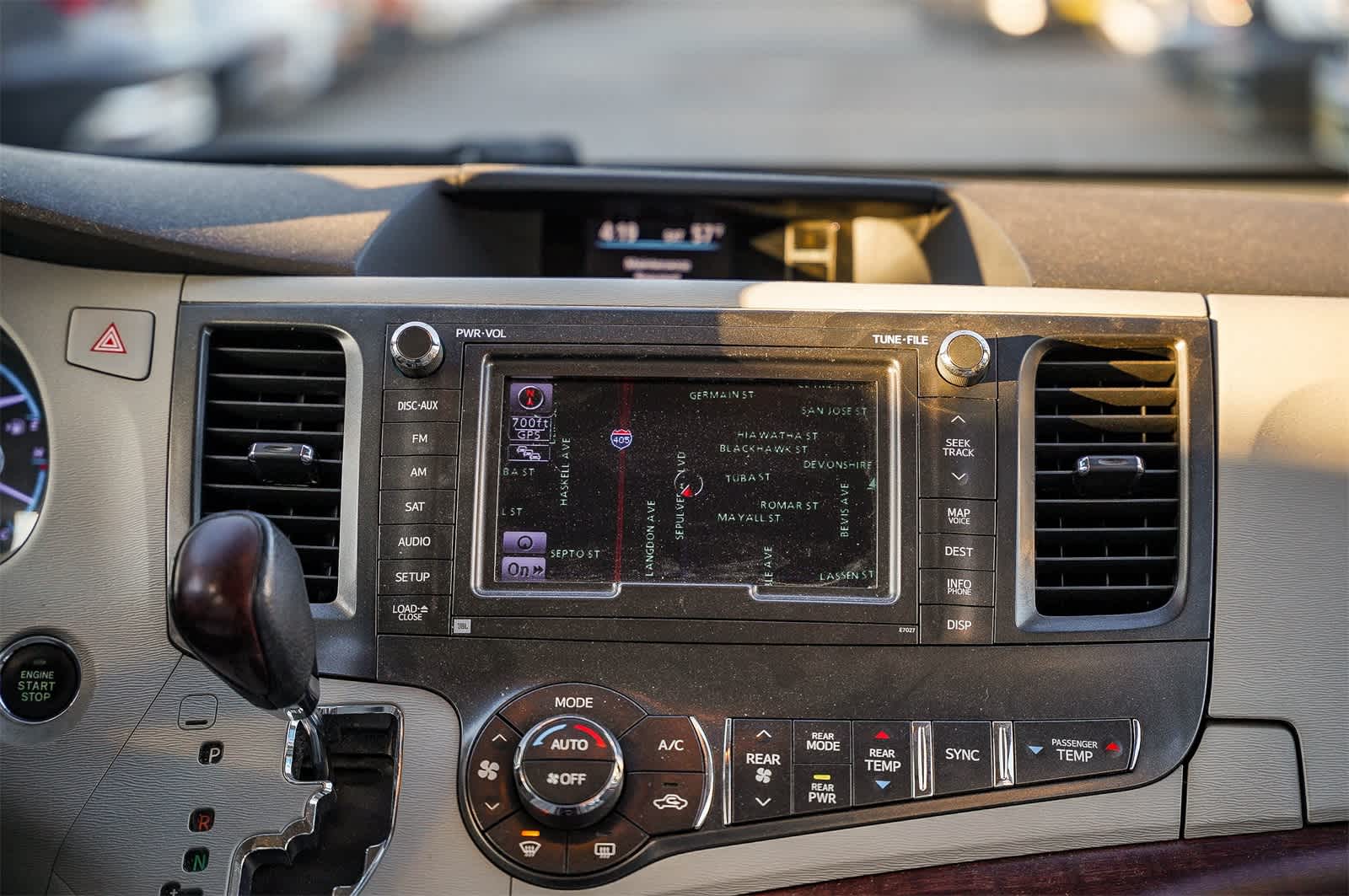 Thumbnail: 2013 Toyota Sienna - 14