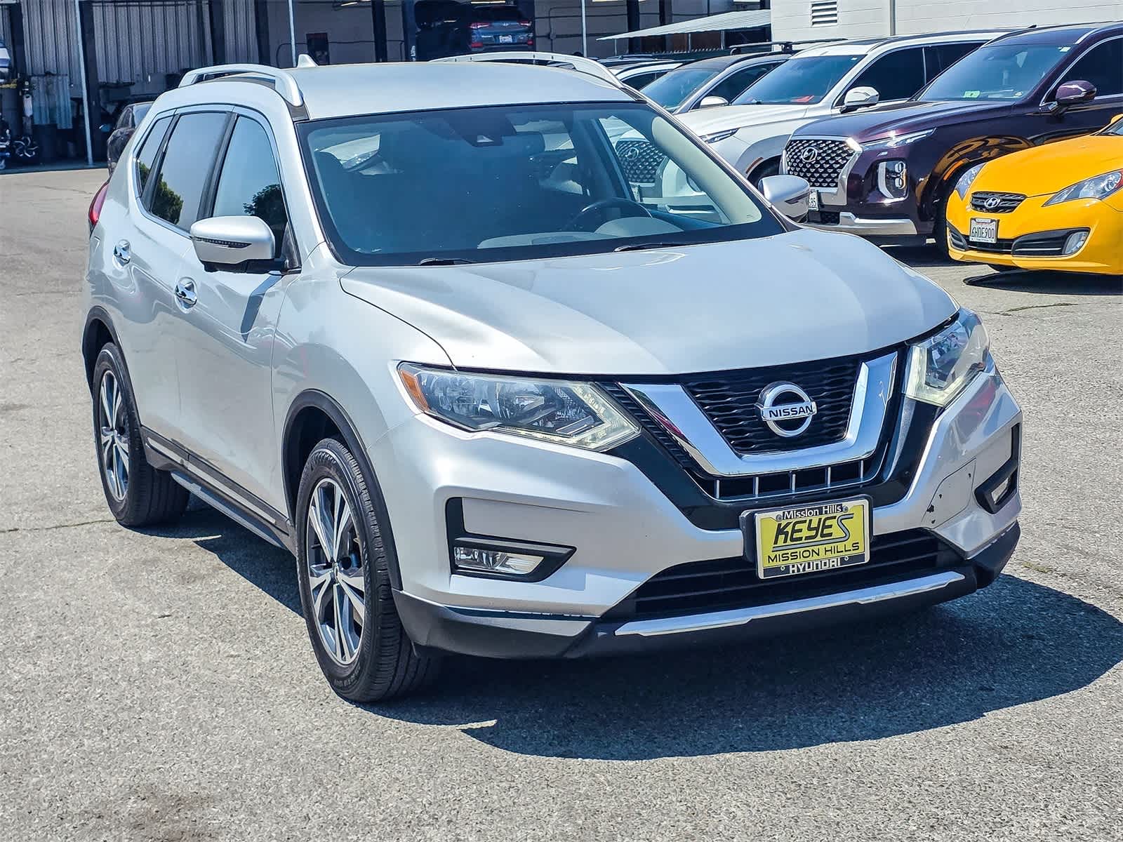 Thumbnail: 2017 Nissan Rogue - 3
