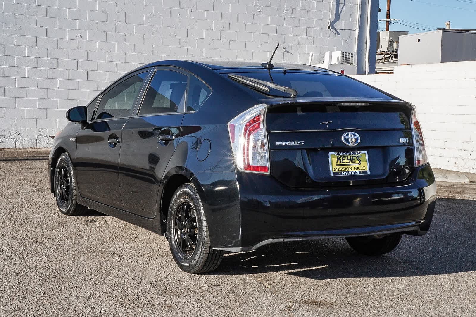 Thumbnail: 2015 Toyota Prius - 6