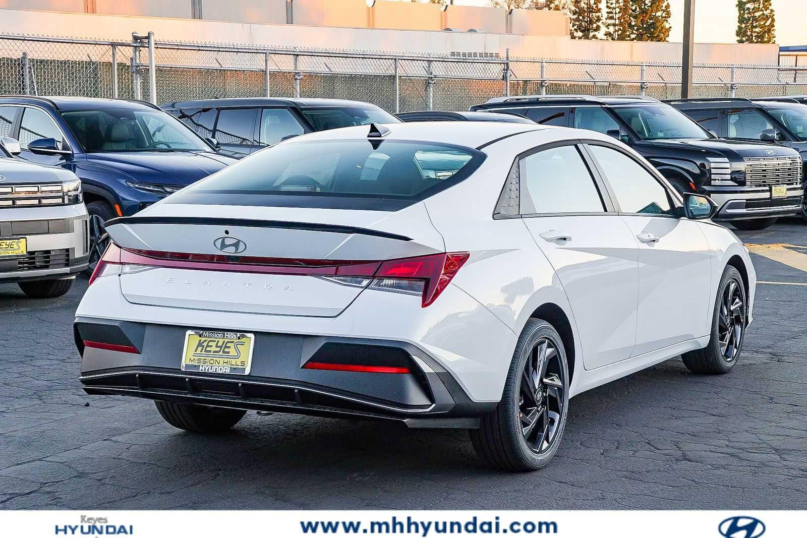 Thumbnail: 2026 Hyundai Elantra - 4