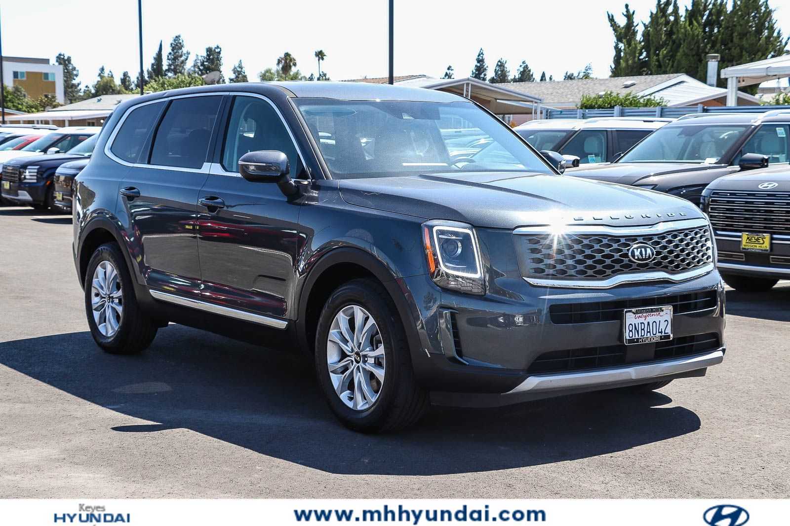 Thumbnail: 2020 Kia Telluride - 3