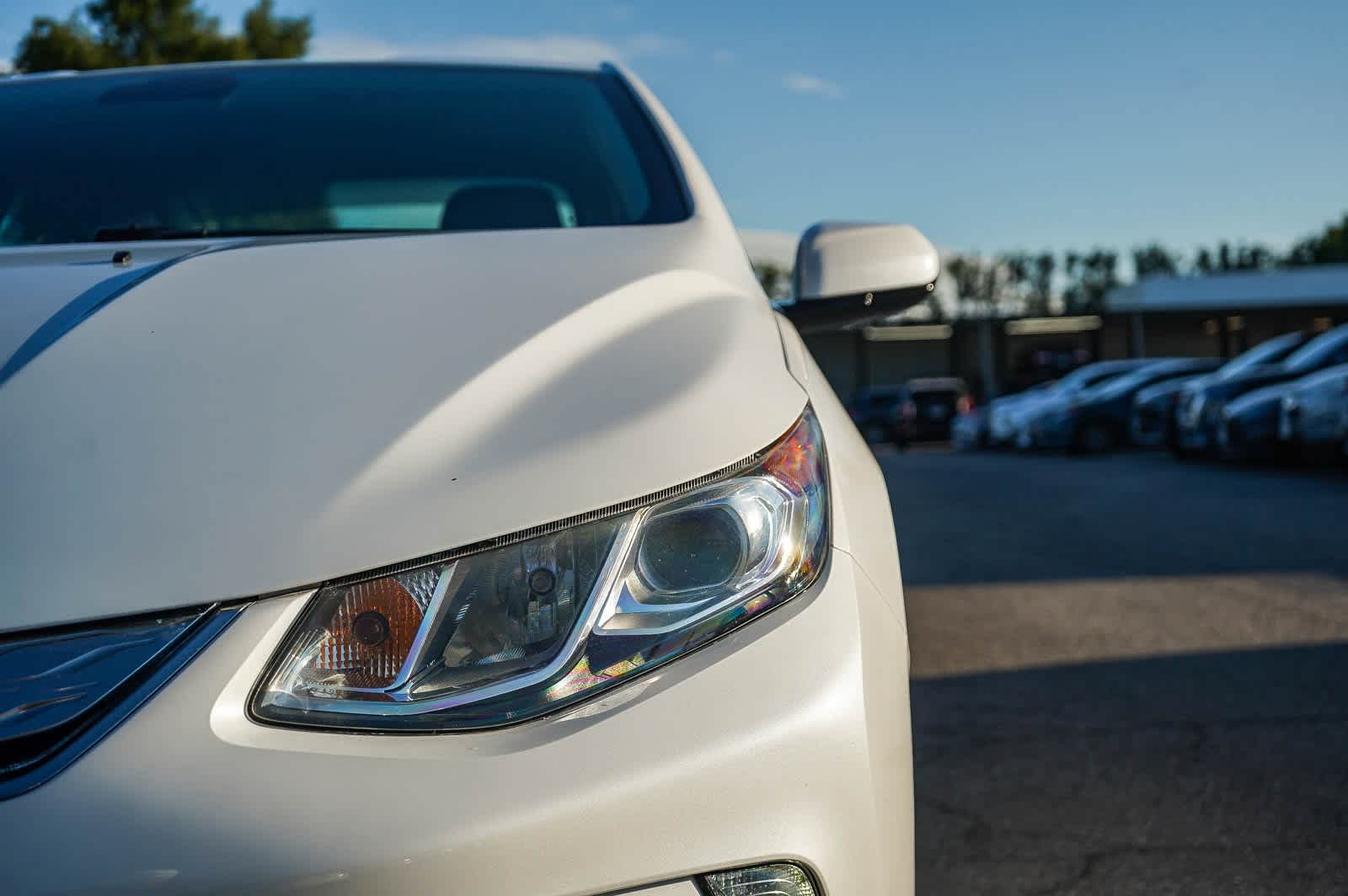 Thumbnail: 2019 Chevrolet Volt - 10
