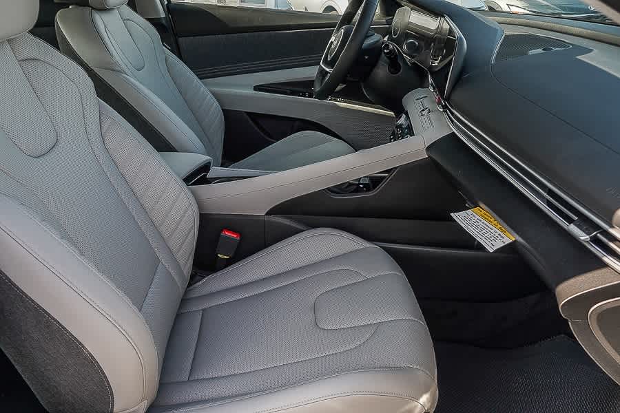 Thumbnail: 2025 Hyundai Elantra - 24