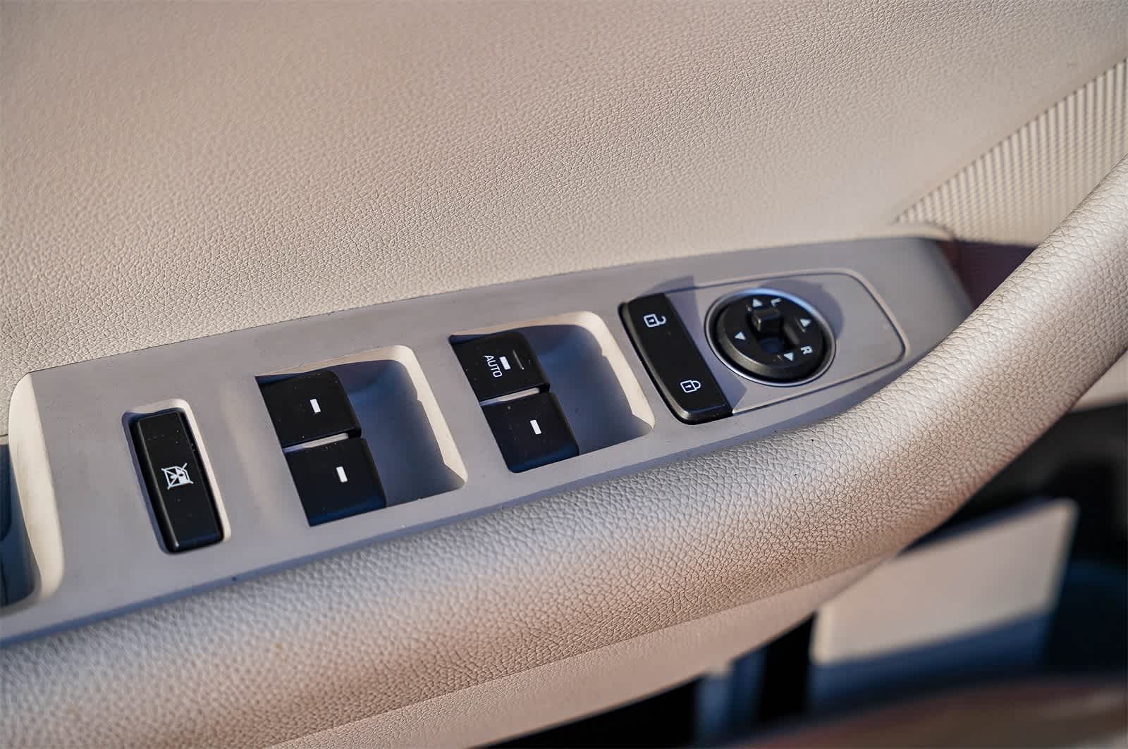 Thumbnail: 2019 Hyundai Sonata - 19