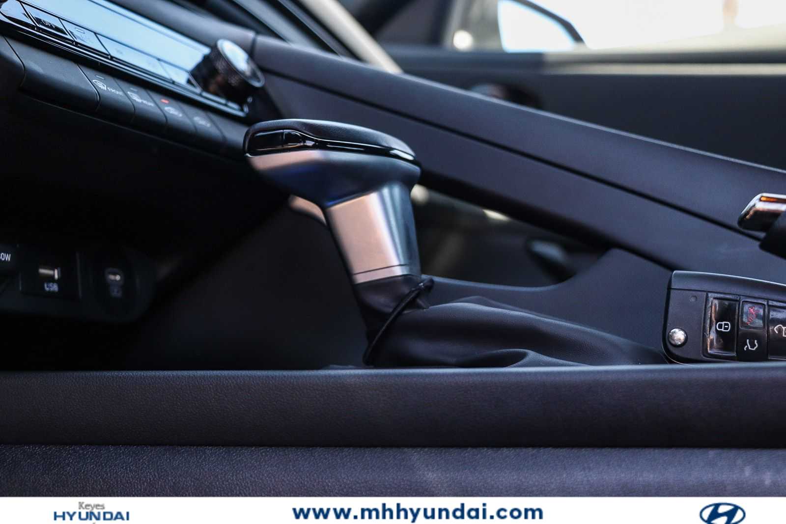 Thumbnail: 2025 Hyundai Elantra - 15