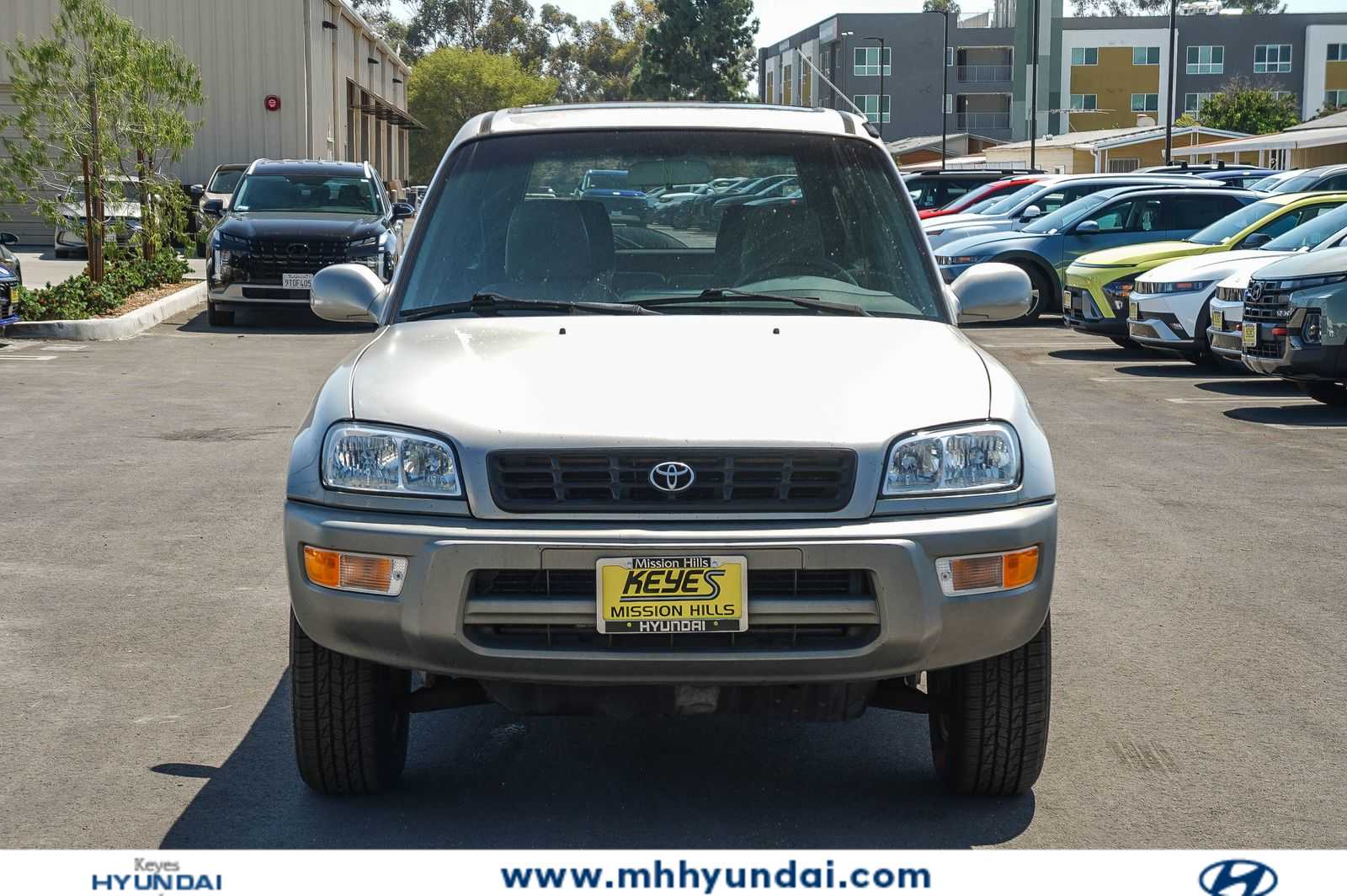Used 2000 Toyota Rav4 Base with VIN JT3GP10V0Y7077115 for sale in Los Angeles, CA